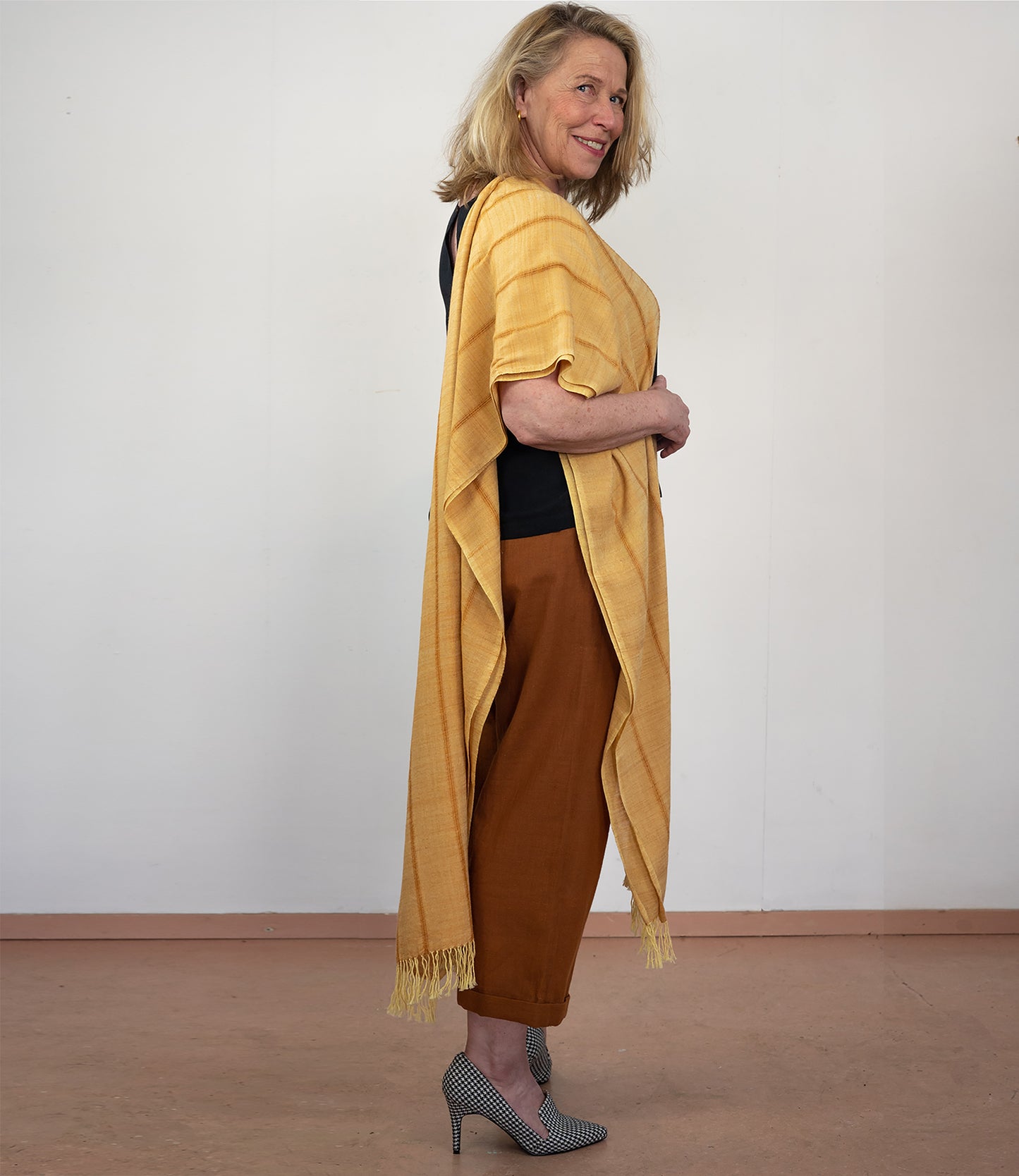 Soft yellow scarf made of cotton with silk