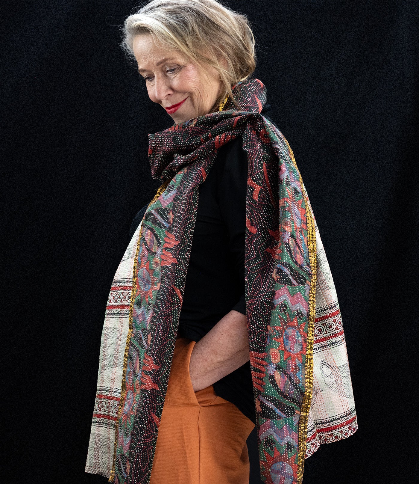 Kantha scarf recycled silk Brown-Red motifs