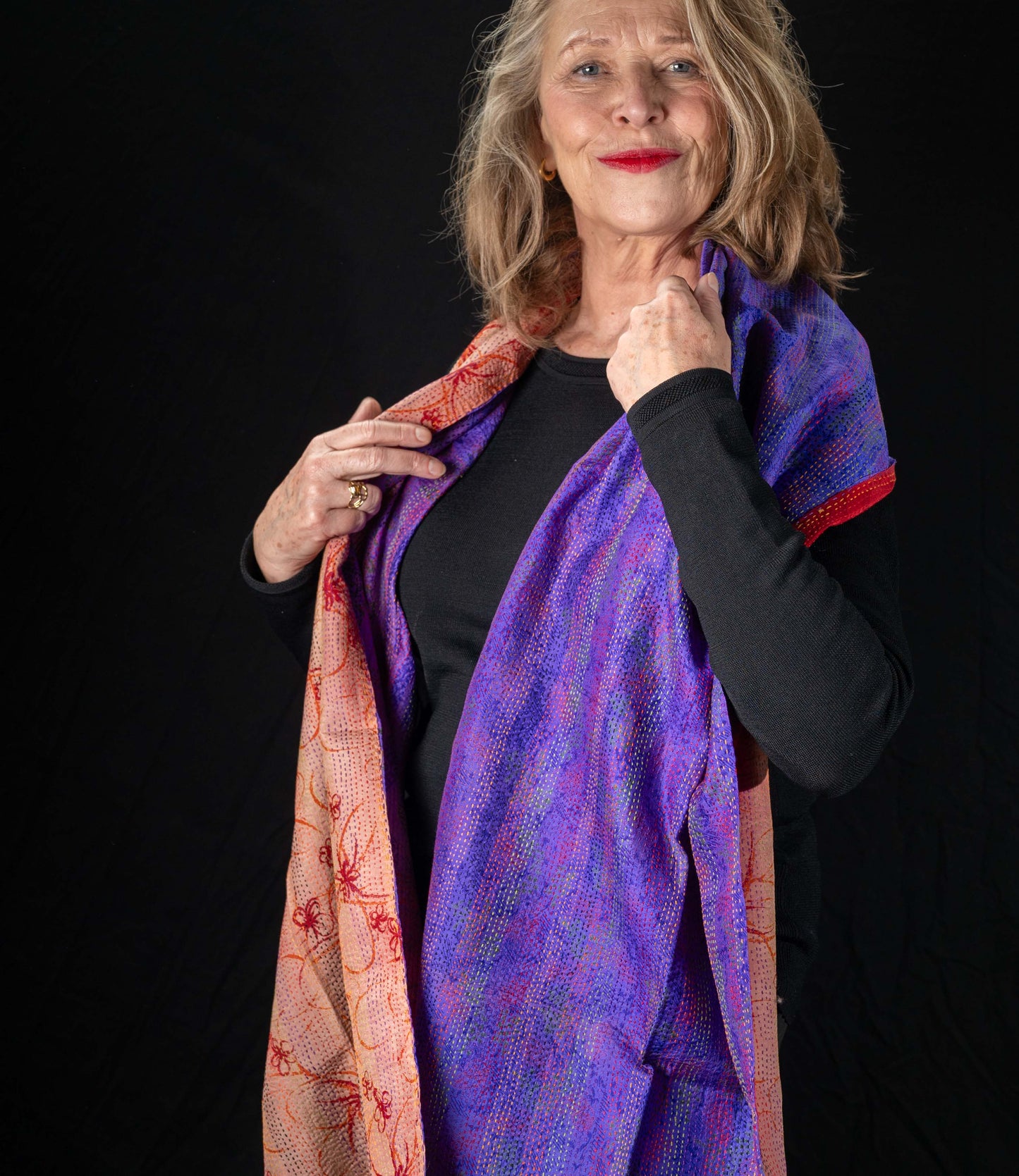 Kantha-Schal aus recycelter Seide Rot-Lila