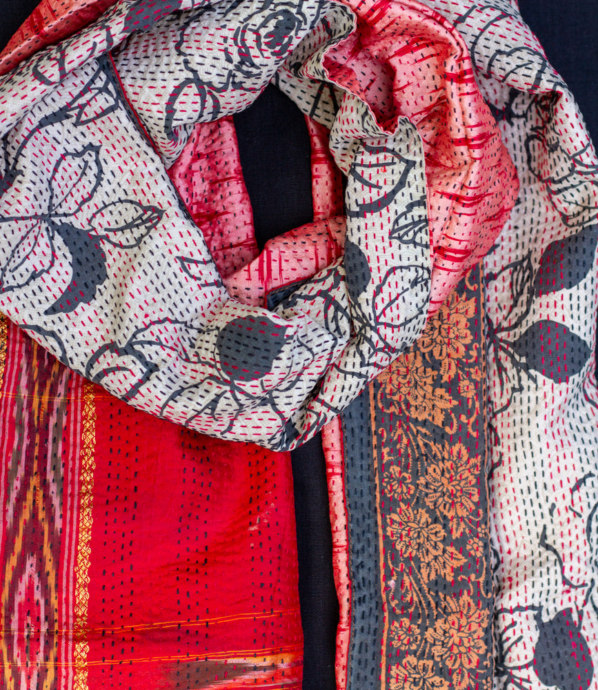 Kantha scarf recycled silk red-silver gray