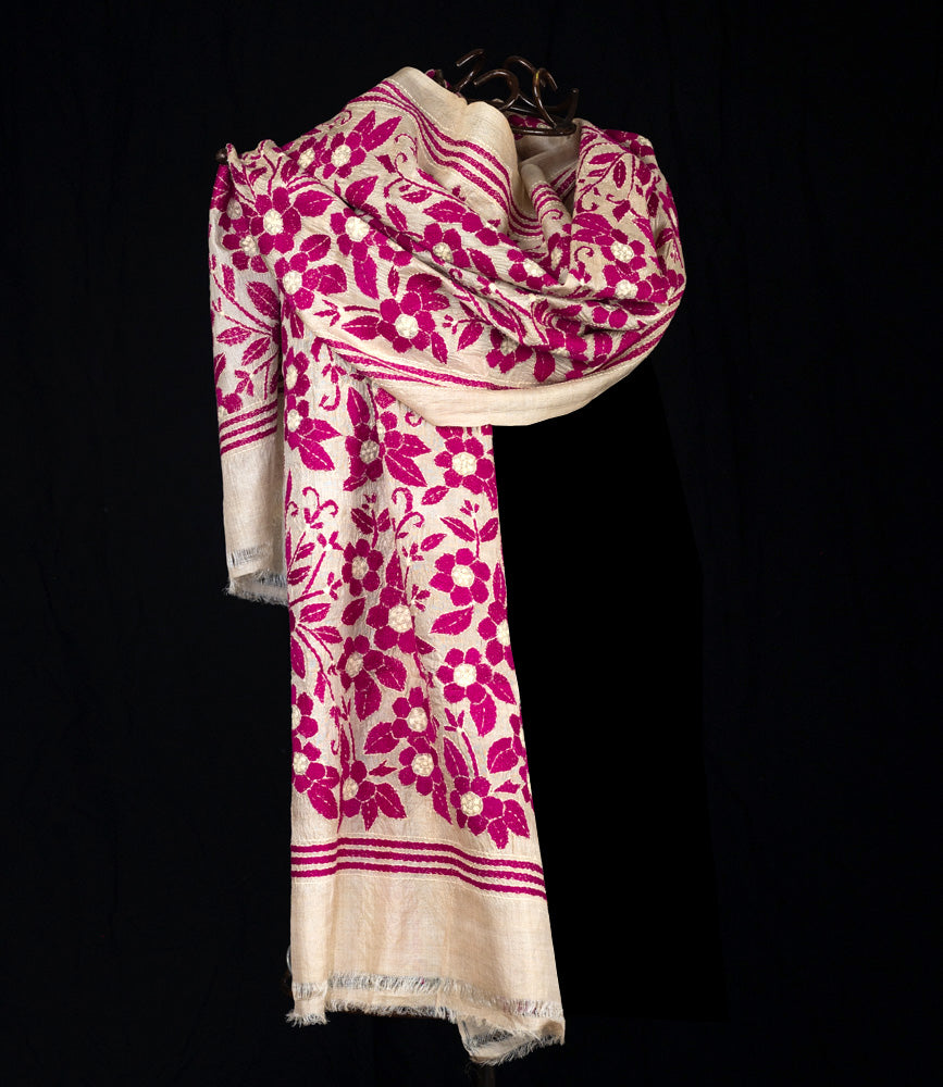 Nakshi Kantha-Schal in Herbstfarben auf Wildseide
