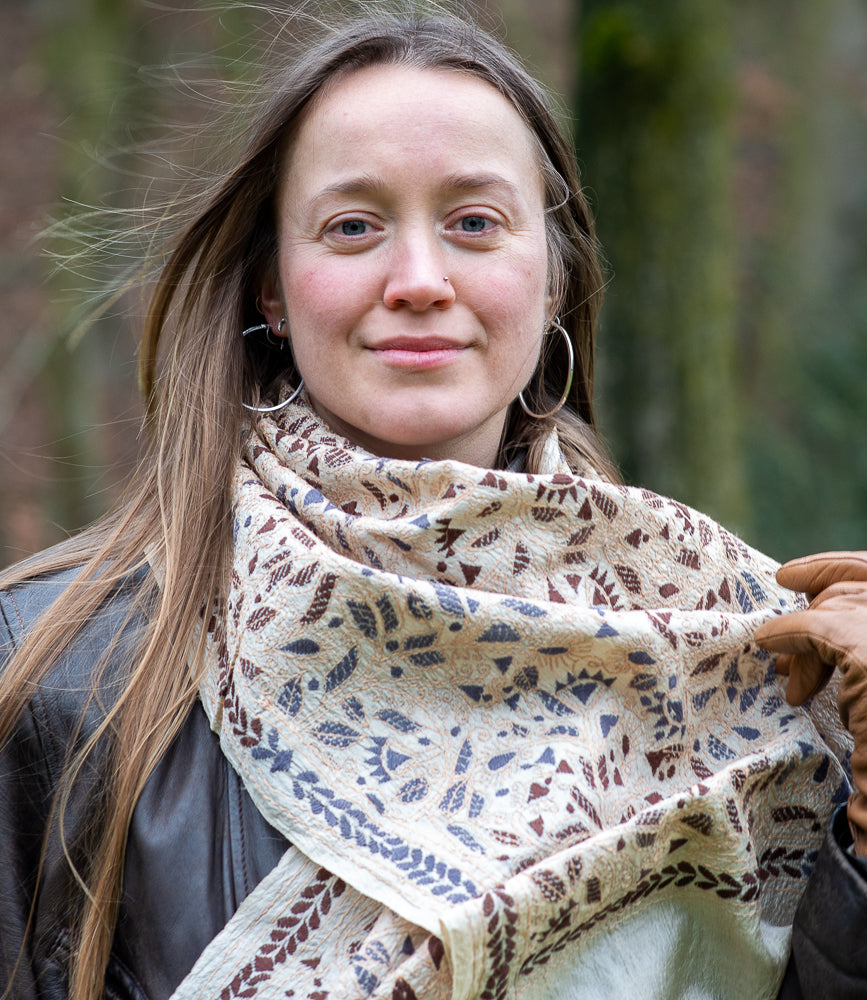 Nakshi Kantha scarf Magenta Geometry