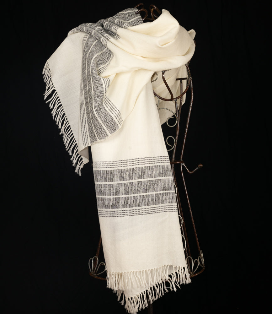 Creamy white lambswool scarf with woven motif