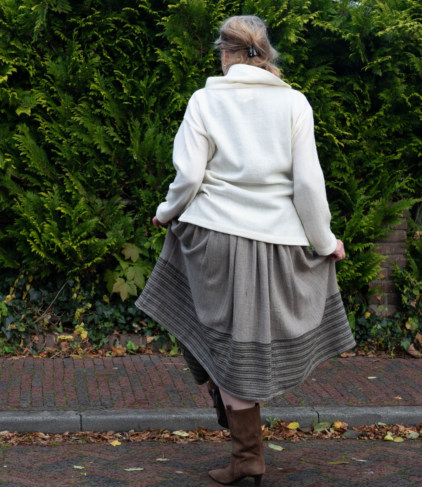 Wool sweater brown striped