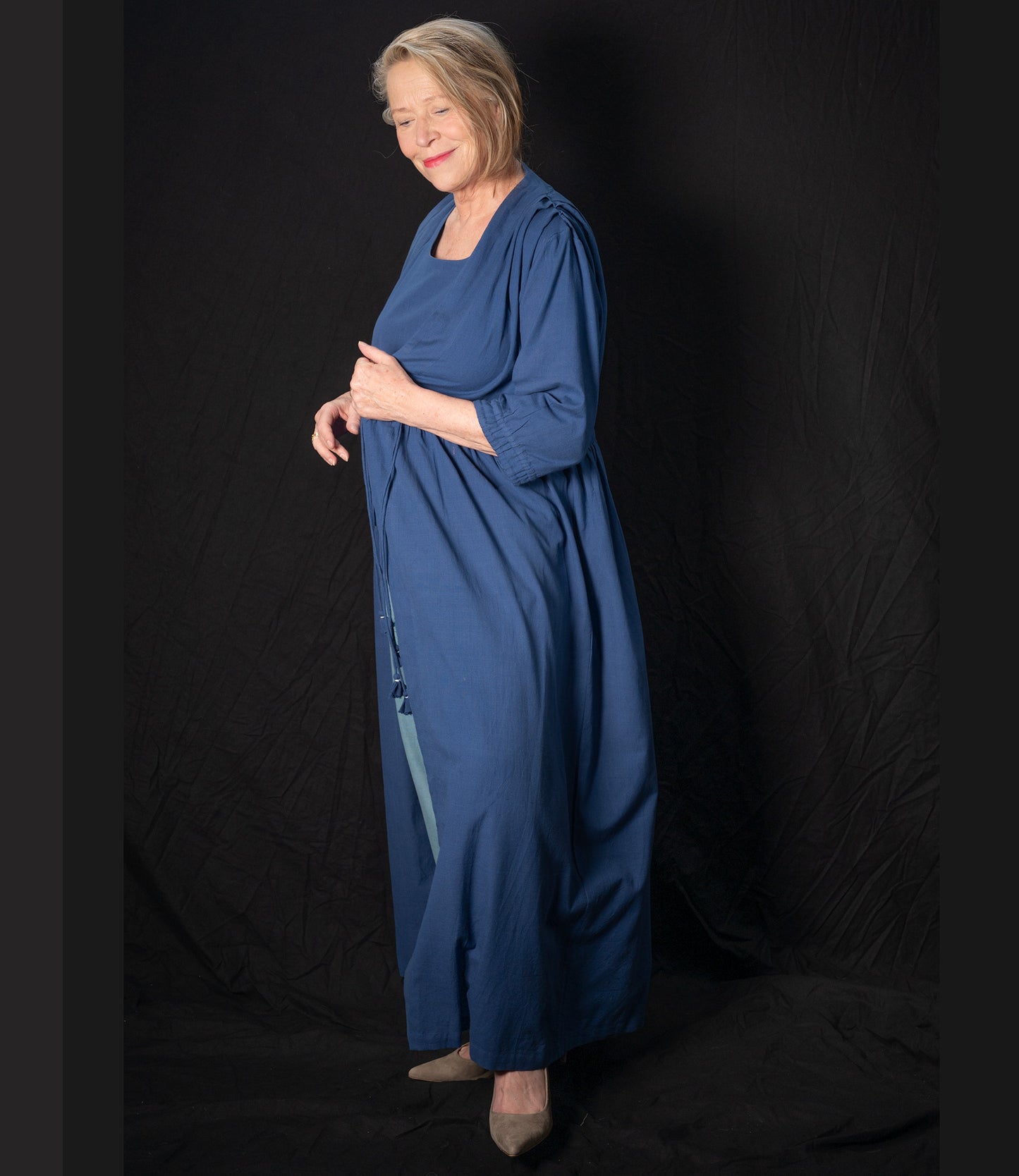 Kleid aus tiefblauem Indigo, Bio-Baumwolle